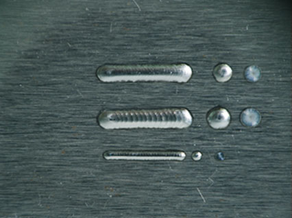 <a href='http://m.dongda88.com/product/3.htm' class='text_a'>模具激光焊機(jī)</a>修復(fù)鏡面模具效果